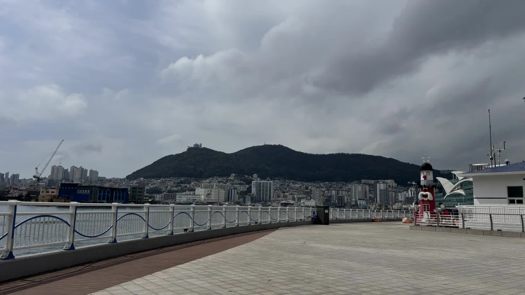 Yurari Square