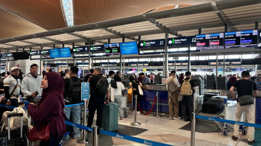 naik flight di klia 1 untuk check in bagasi
