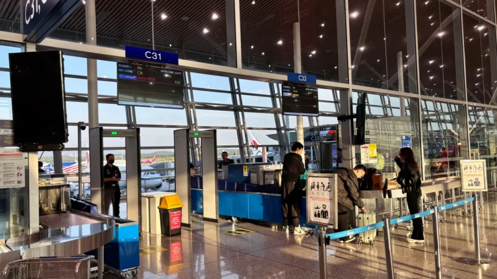 sekuriti sebelum boarding di klia 1