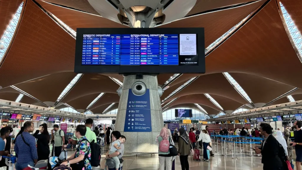 skrin besar di klia 1