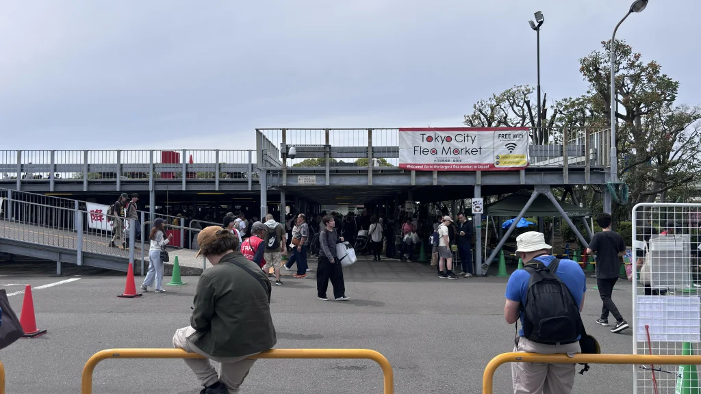 flea market tokyo