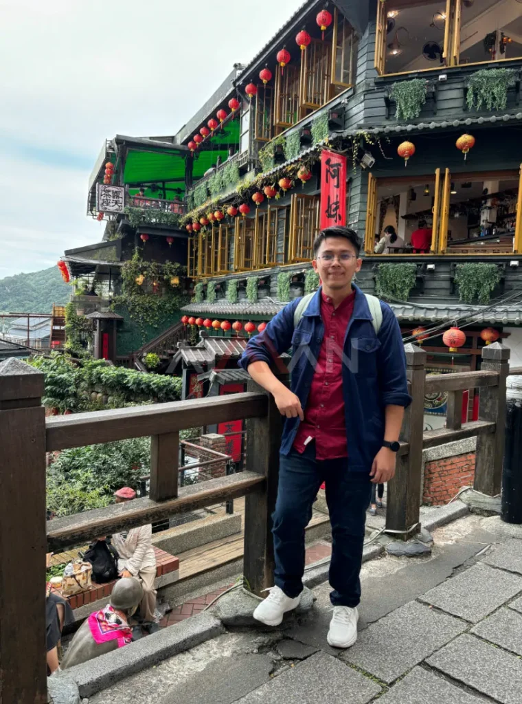 jiufen old street taiwan