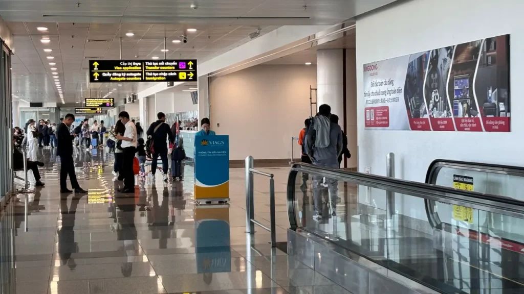 kaunter transit di hanoi