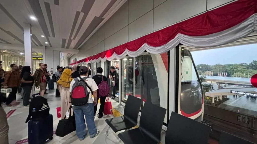skytrain airport jakarta