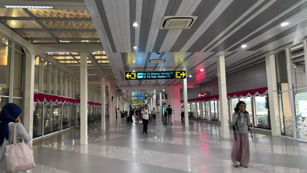 stesyen airport skytrain