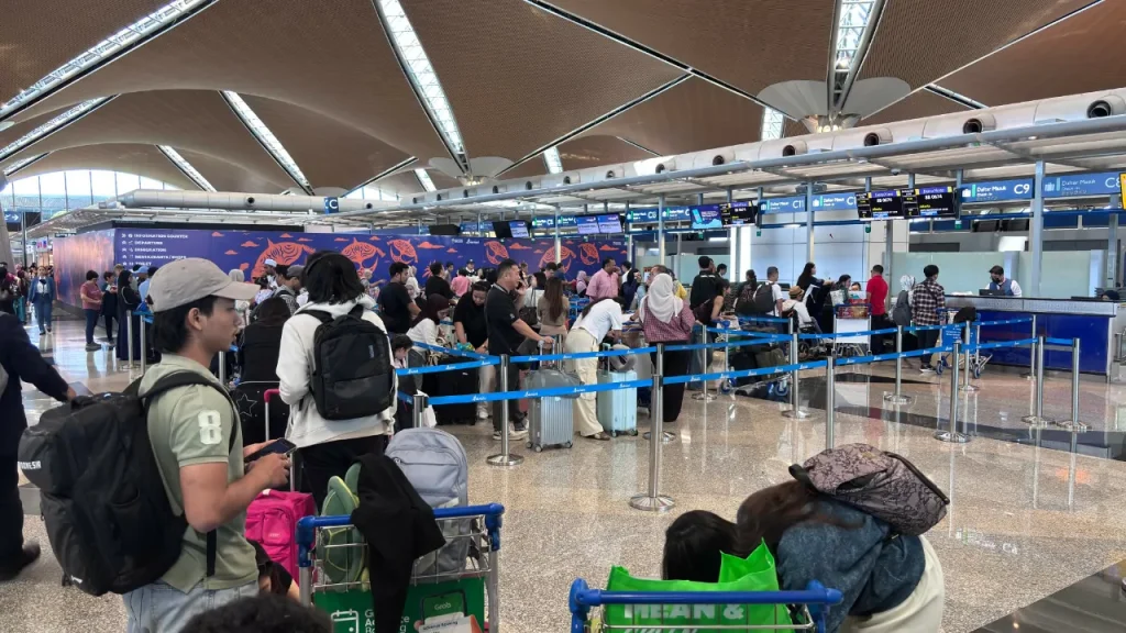 check-in transnusa di airport
