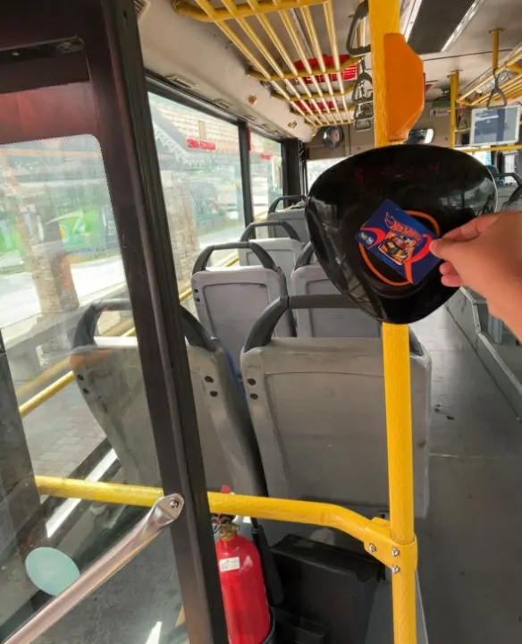 kad touch n go naik bas